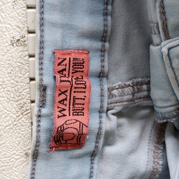 🟢BOGO🟢Wax Jean "BUTT I LOVE YOU" Shorts - Picture 2 of 4